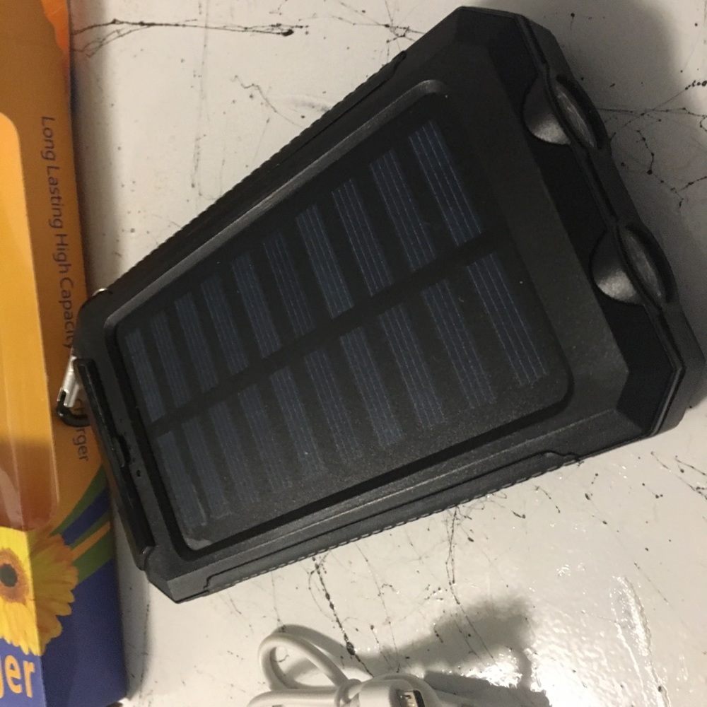 ⚡️☀️SOLAR Charger USB Portable Power Bank for Cell Phones,laptop with flashlight - Picture 2 of 10